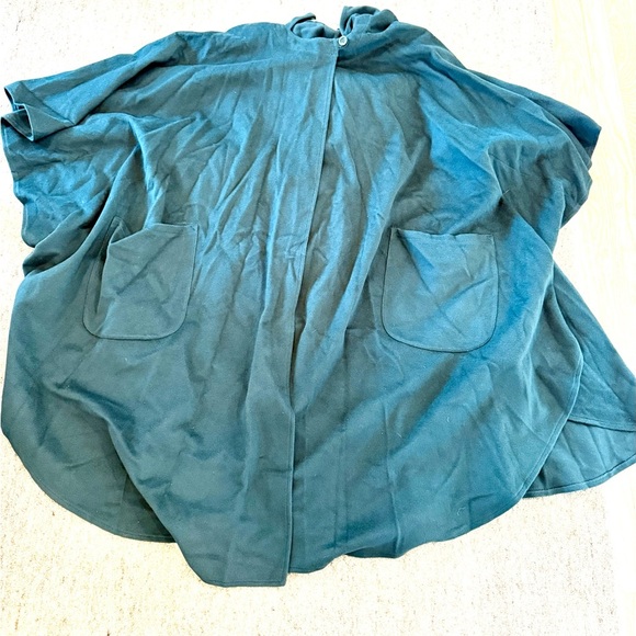 Hourihan by Jimmy Hourihan made in Ireland forrest green wool and cashmere cape - Picture 13 of 13